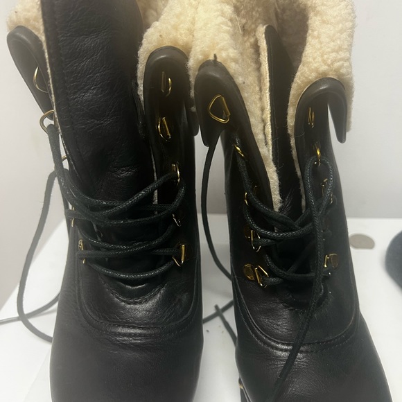 BCBG Women’s Melo Black Leather Shearling Platform Ankle Booties Size 9.5B - Picture 4 of 5